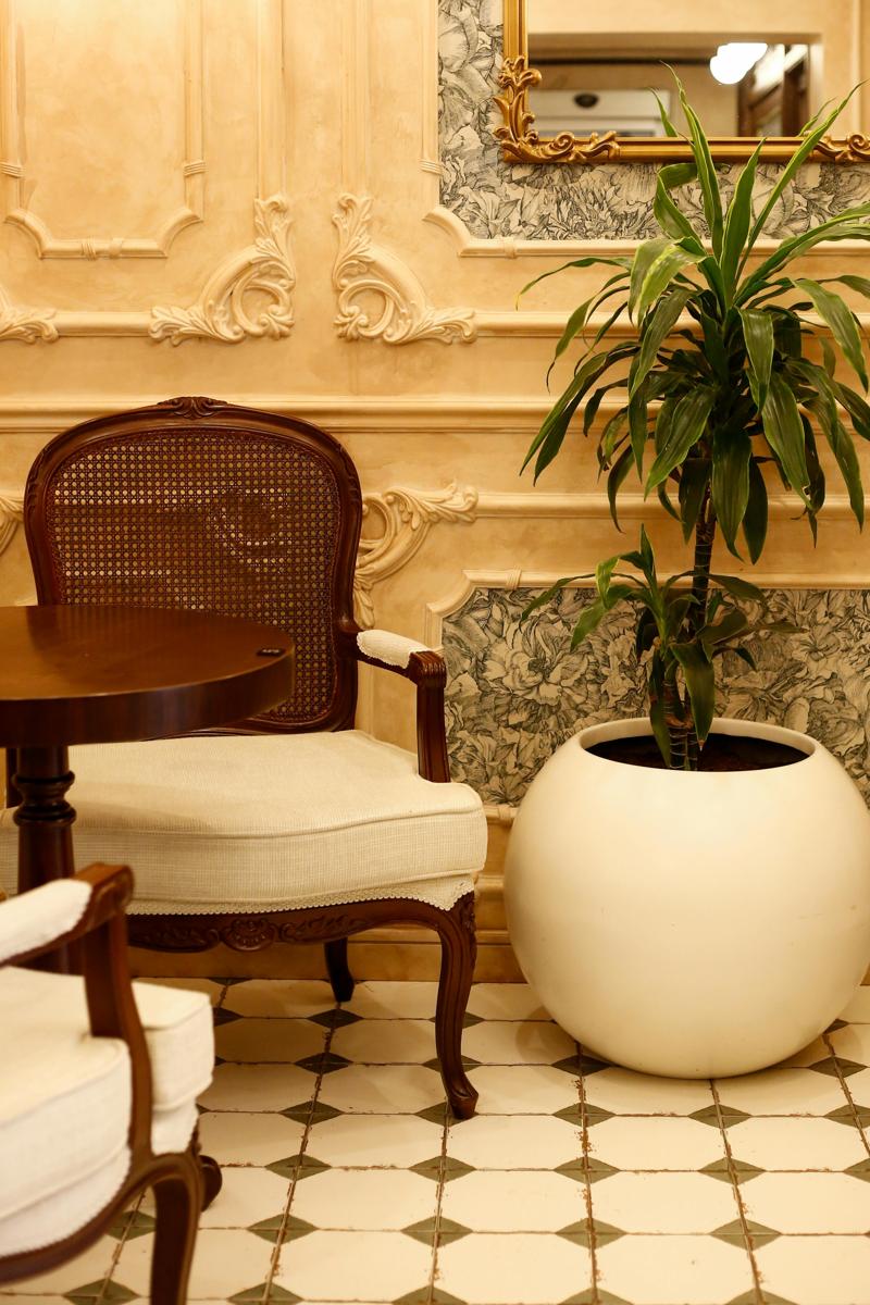 decorative pot